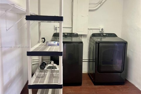 Снять в аренду виллу или дом в Майами, Флорида 3 спальни, 196.67м2, № 1995139 - фото 17