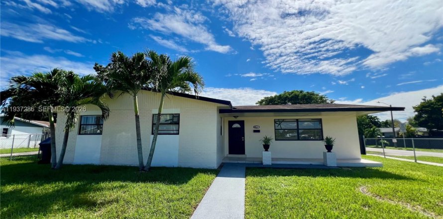 Дом в Майами, Флорида 3 спальни, 196.67м2 № 1995139