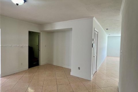 Снять в аренду виллу или дом в Майами, Флорида 3 спальни, 196.67м2, № 1995139 - фото 15