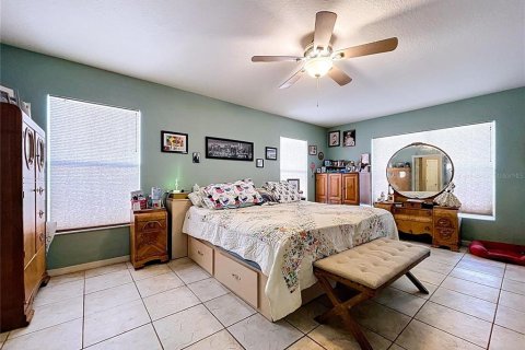 House in Spring Hill, Florida 4 bedrooms, 208.75 sq.m. № 2147877 - photo 29