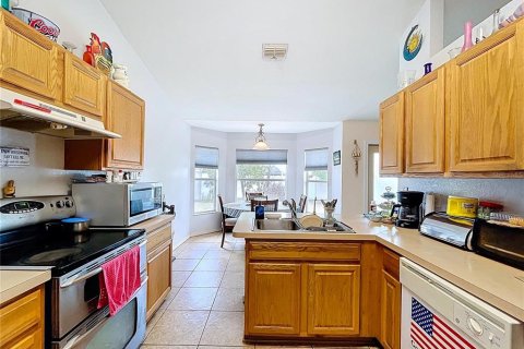 House in Spring Hill, Florida 4 bedrooms, 208.75 sq.m. № 2147877 - photo 9