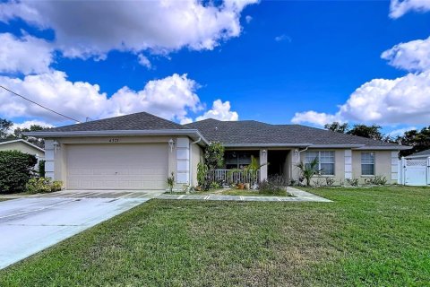 Casa en Spring Hill, Florida 4 dormitorios, 208.75 m2 № 2147877