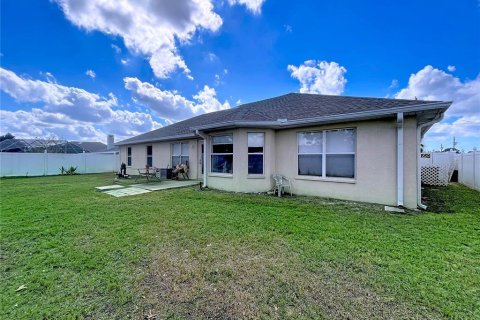 House in Spring Hill, Florida 4 bedrooms, 208.75 sq.m. № 2147877 - photo 15