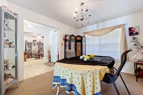 House in Spring Hill, Florida 4 bedrooms, 208.75 sq.m. № 2147877 - photo 7