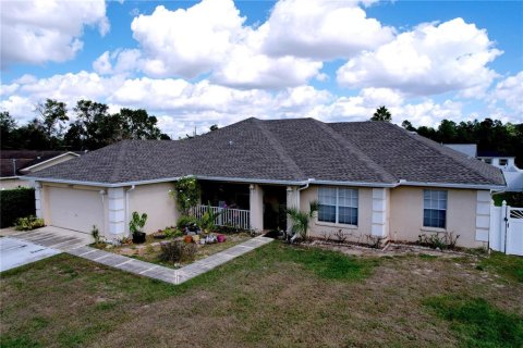 House in Spring Hill, Florida 4 bedrooms, 208.75 sq.m. № 2147877 - photo 12