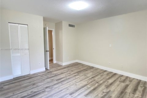 Condominio en alquiler en Miami, Florida, 1 dormitorio, 58.53 m2 № 2049061 - foto 19