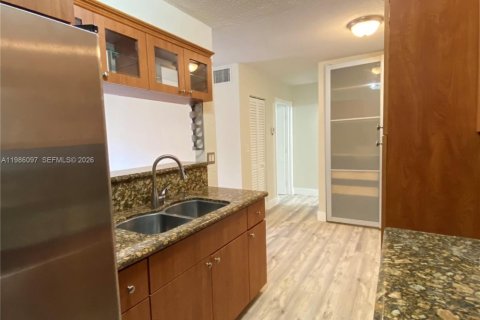 Condominio en alquiler en Miami, Florida, 1 dormitorio, 58.53 m2 № 2049061 - foto 12