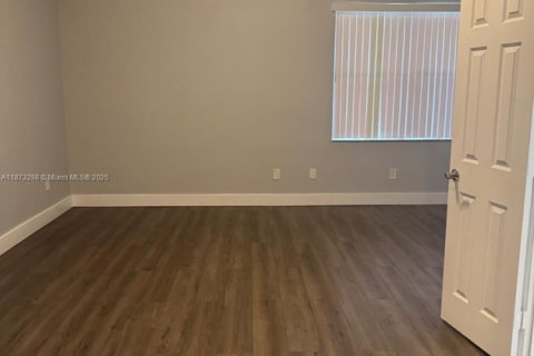 Casa en alquiler en Pembroke Pines, Florida, 3 dormitorios, 219.06 m2 № 1898074 - foto 8