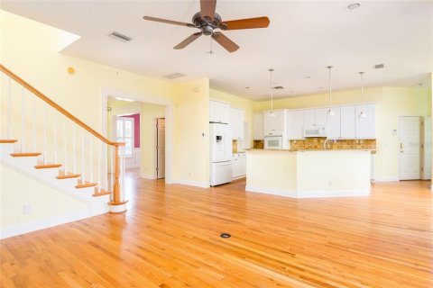 House in Tampa, Florida 4 bedrooms, 302.03 sq.m. № 1880766 - photo 12