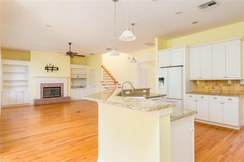 House in Tampa, Florida 4 bedrooms, 302.03 sq.m. № 1880766 - photo 17