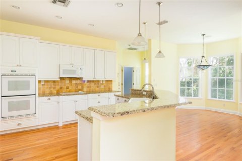 House in Tampa, Florida 4 bedrooms, 302.03 sq.m. № 1880766 - photo 14