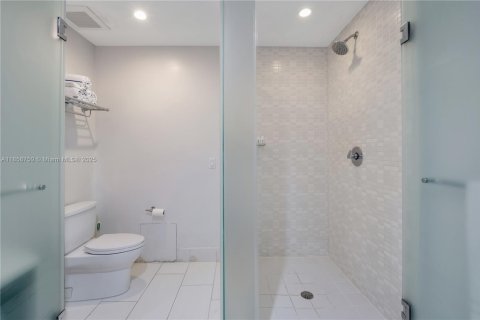 Condo in Doral, Florida, 1 bedroom  № 1887784 - photo 29