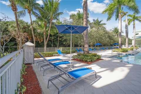 Condo in Doral, Florida, 1 bedroom  № 1887784 - photo 4