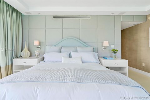 Condo in Sunny Isles Beach, Florida, 3 bedrooms  № 2060 - photo 11