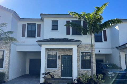 Townhouse in Fort Lauderdale, Florida 3 bedrooms, 139.91 sq.m. № 1942162 - photo 1