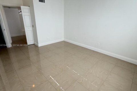 Copropriété à louer à Pembroke Pines, Floride: 2 chambres № 1999635 - photo 15