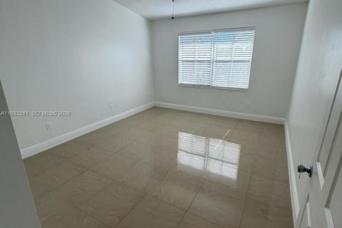 Copropriété à louer à Pembroke Pines, Floride: 2 chambres № 1999635 - photo 10