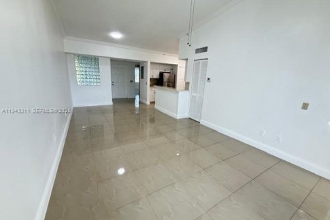 Copropriété à louer à Pembroke Pines, Floride: 2 chambres № 1999635 - photo 8