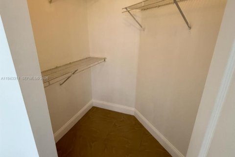 Copropriété à louer à Pembroke Pines, Floride: 2 chambres № 1999635 - photo 18