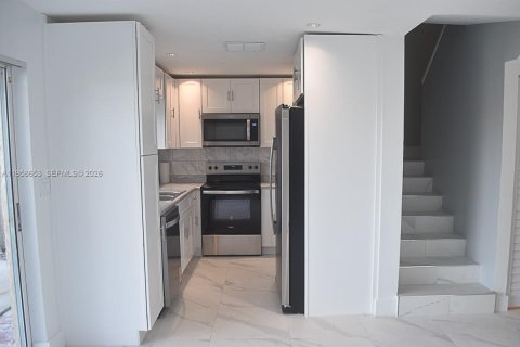 Купить таунхаус в Санрайз, Флорида 4 спальни, 162.58м2, № 2024010 - фото 15