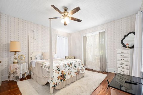 House in DeLand, Florida 5 bedrooms, 383.04 sq.m. № 2096640 - photo 25