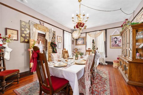 House in DeLand, Florida 5 bedrooms, 383.04 sq.m. № 2096640 - photo 11