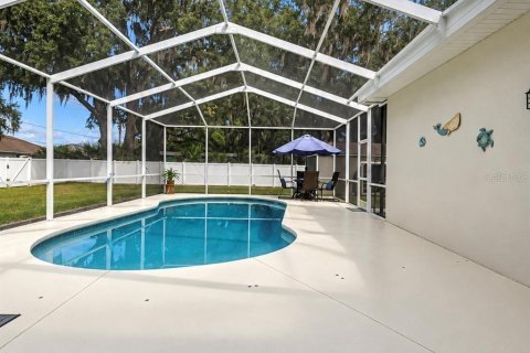 House in Bartow, Florida 4 bedrooms, 179.49 sq.m. № 2403603 - photo 16