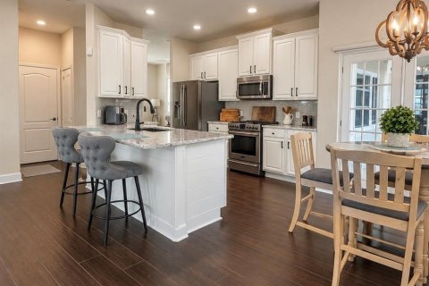 House in Bartow, Florida 4 bedrooms, 179.49 sq.m. № 2403603 - photo 5