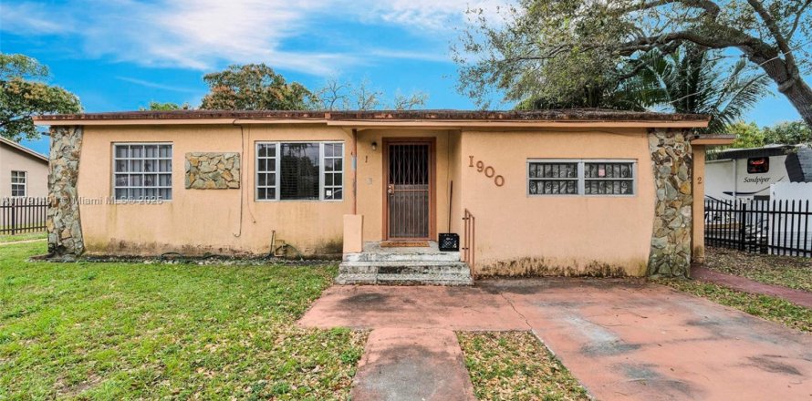 Commercial property in Miami, Florida 199.09 sq.m. № 1863521