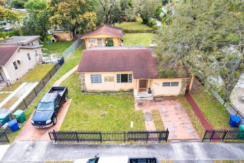 Commercial property in Miami, Florida 199.09 sq.m. № 1863521 - photo 24
