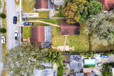 Commercial property in Miami, Florida 199.09 sq.m. № 1863521 - photo 28