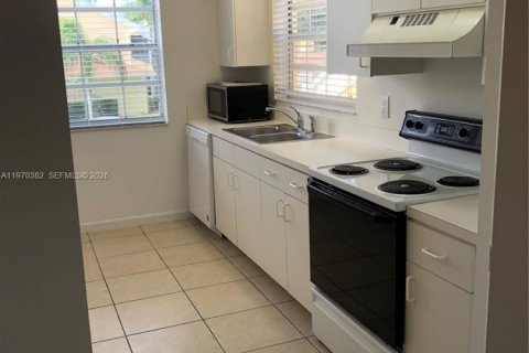 Снять в аренду кондоминиум в Хомстед, Флорида 2 спальни, 107.77м2, № 2031083 - фото 13