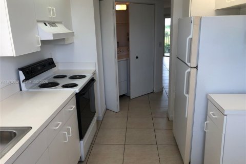 Снять в аренду кондоминиум в Хомстед, Флорида 2 спальни, 107.77м2, № 2031083 - фото 19