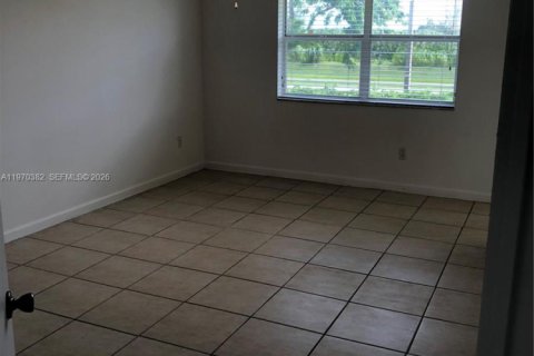 Снять в аренду кондоминиум в Хомстед, Флорида 2 спальни, 107.77м2, № 2031083 - фото 25