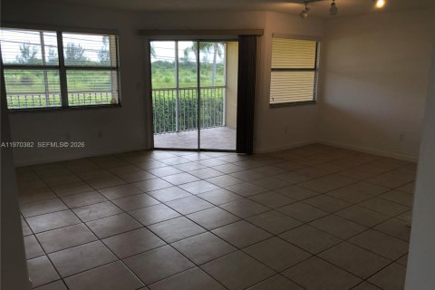 Снять в аренду кондоминиум в Хомстед, Флорида 2 спальни, 107.77м2, № 2031083 - фото 4