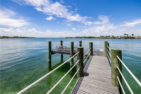 Villa ou maison à vendre à Miami Beach, Floride: 3 chambres, 268.86 m2 № 2001802 - photo 15
