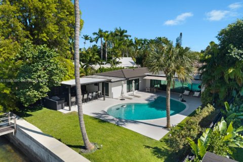 Villa ou maison à Miami Beach, Floride 3 chambres, 268.86 m2 № 2001802