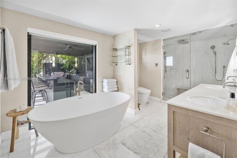 Villa ou maison à vendre à Miami Beach, Floride: 3 chambres, 268.86 m2 № 2001802 - photo 9