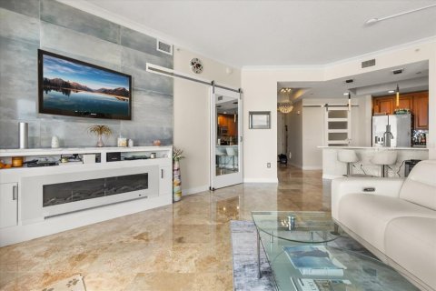 Condo in Tampa, Florida, 2 bedrooms № 2213932 - photo 10