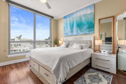 Condo in Tampa, Florida, 2 bedrooms № 2213932 - photo 15