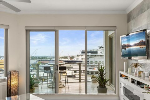 Condo in Tampa, Florida, 2 bedrooms № 2213932 - photo 4