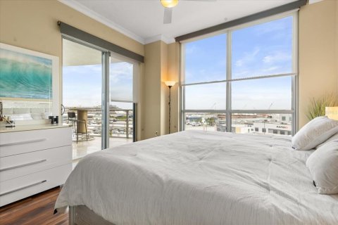 Condo in Tampa, Florida, 2 bedrooms № 2213932 - photo 19