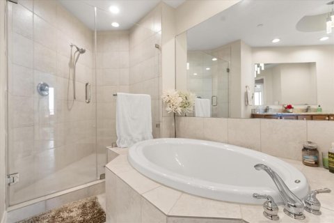 Condo in Tampa, Florida, 2 bedrooms № 2213932 - photo 18