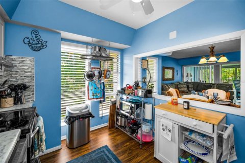 Condo in Saint Petersburg, Florida, 2 bedrooms  № 1812567 - photo 27