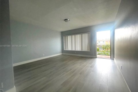 Condo in Boynton Beach, Florida, 1 bedroom  № 2052907