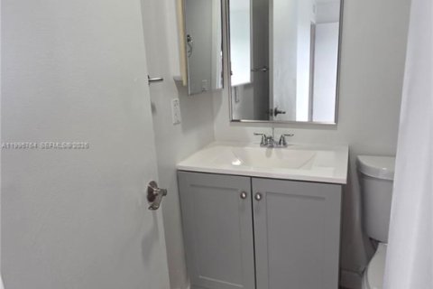 Снять в аренду кондоминиум в Майами, Флорида 3 спальни, 131.46м2, № 2058706 - фото 12