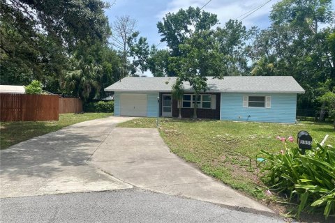 Villa ou maison à vendre à Mount Dora, Floride: 2 chambres, 102.56 m2 № 1808432 - photo 1