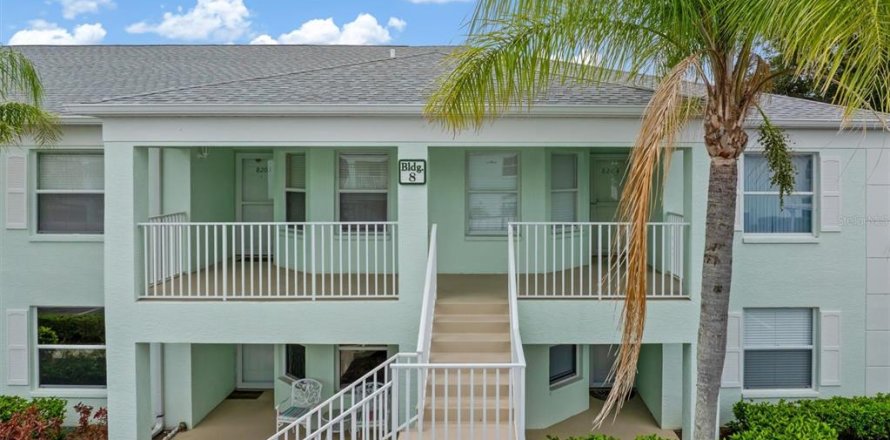 Condo à North Port, Floride, 2 chambres № 1761196