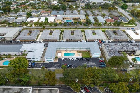 Condo in Hollywood, Florida, 1 bedroom  № 2082438 - photo 21