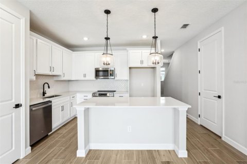 Townhouse in Tampa, Florida 3 bedrooms, 144.65 sq.m. № 1622708 - photo 10